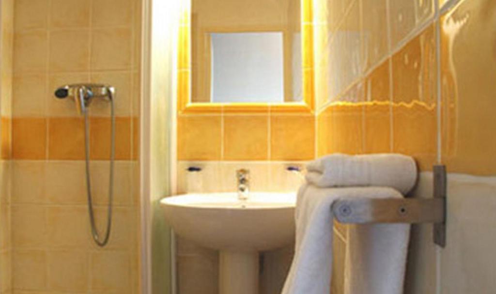 Europe Hotel Vieux Port Марсилия Стая снимка